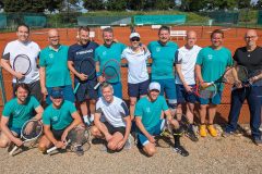 Die TCL Herren 40-3 mit den Gästen aus Oberteuringen