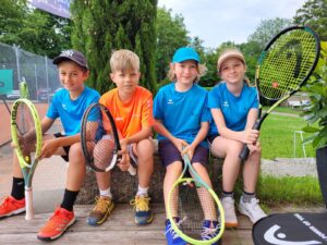 Theo Trauthwein, Paul Totzauer, Jakob Mittl und Pia Günthör bei ihrem U12-Debüt